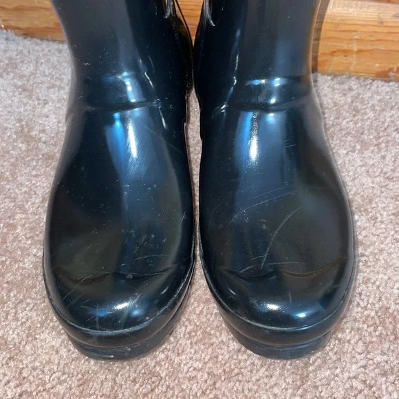 Hunter Original Tall Gloss Women's Rain Boots - Black, Size 6M/7F rain boots - Picture 5 of 12